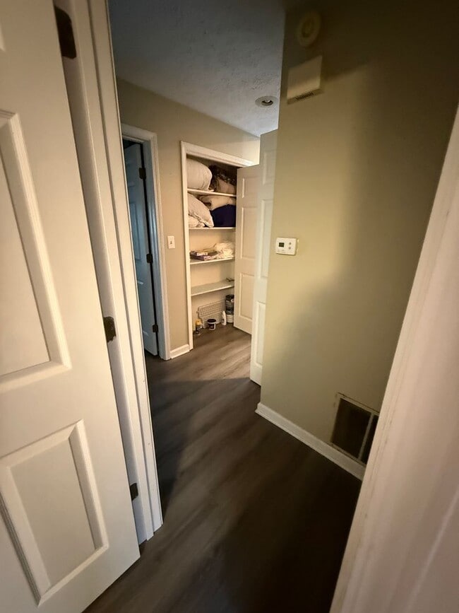 Building Photo - Furnished 2-Bedroom Condo at Eagle Pointe
