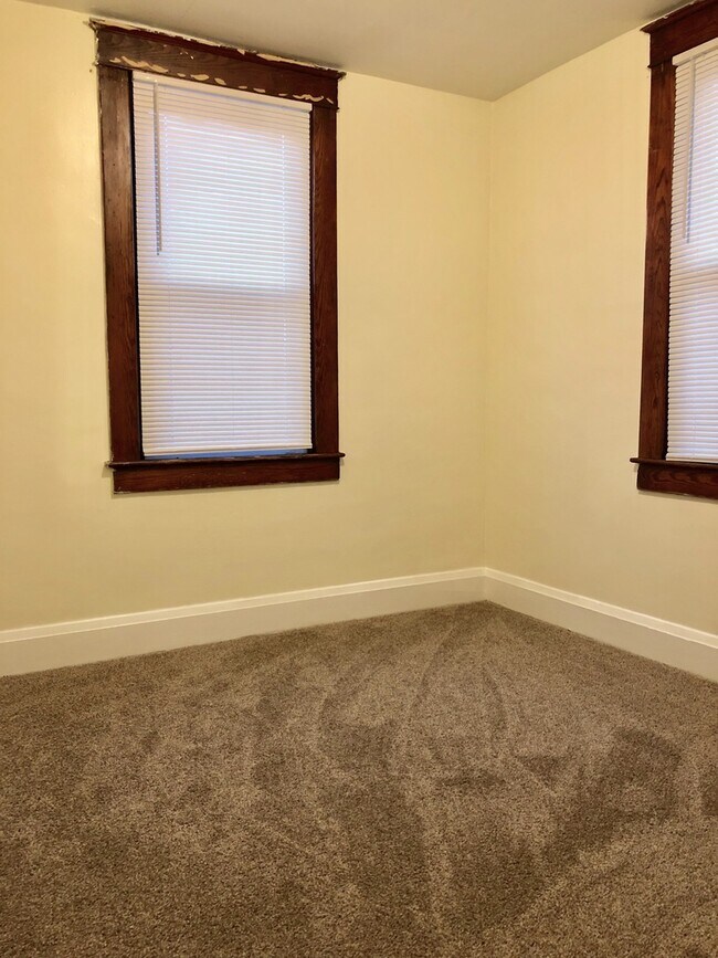 Building Photo - Unit for rent in Lauraville