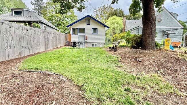 Building Photo - 705 N A St