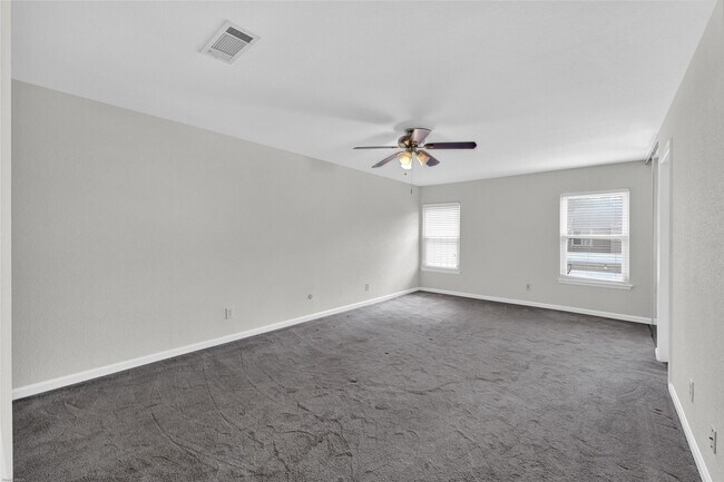 Building Photo - 11614 Village Pl Dr