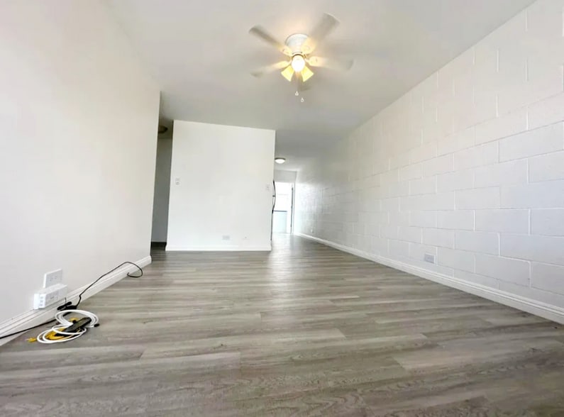 Building Photo - 711 Makaleka Ave