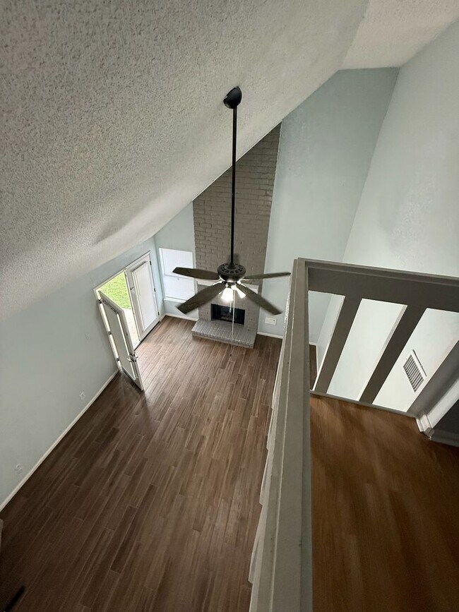 Building Photo - Spacious 3-Bedroom Corner Home in Candlelight Oaks Village