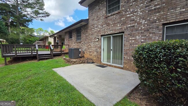 Building Photo - 715 Barnesdale Dr