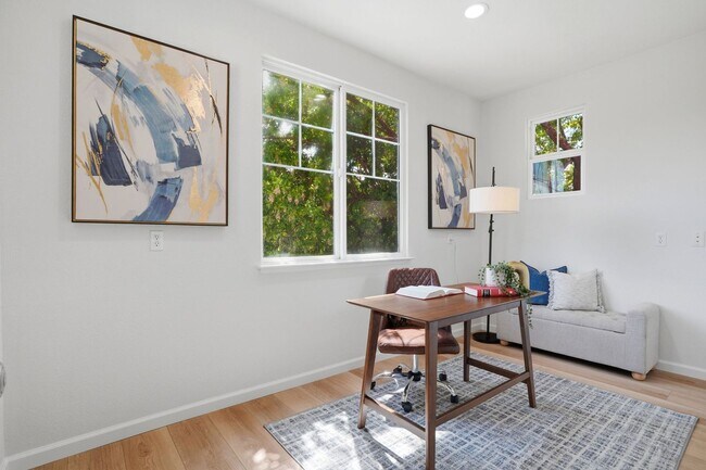 Building Photo - BRIGHT, OPEN RESIDENCE IN RIVERMARK HOME WITH EXCELLENT LAYOUT