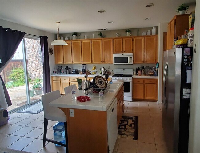 Building Photo - 42165 Calabria Dr