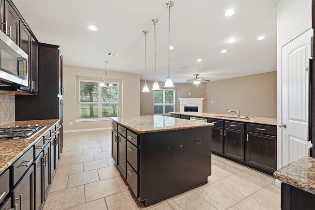 Building Photo - 5815 Creek Crossing Ct