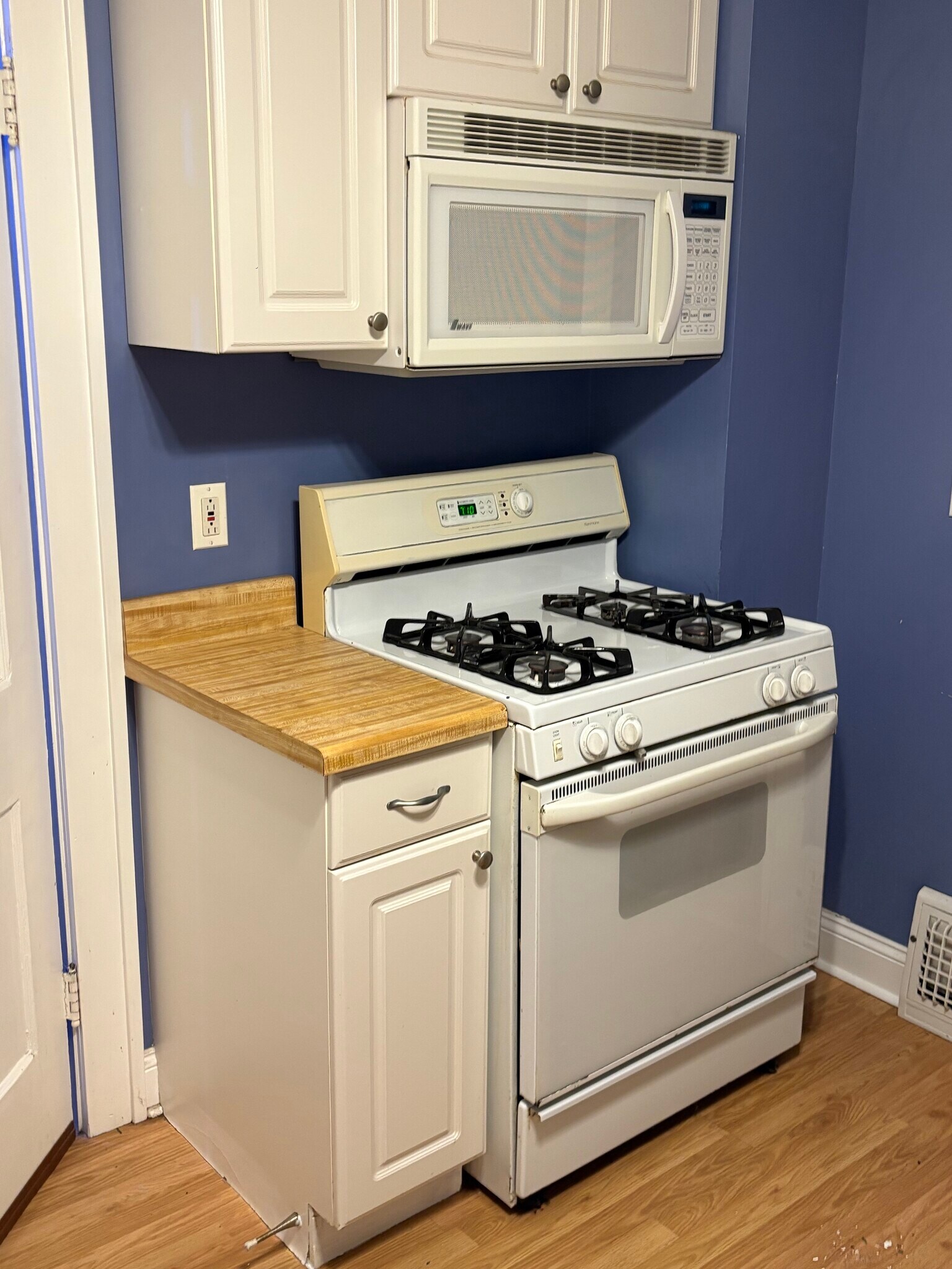 Building Photo - 4680 E 85th St