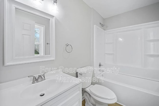 Building Photo - 837 Virginia Ave