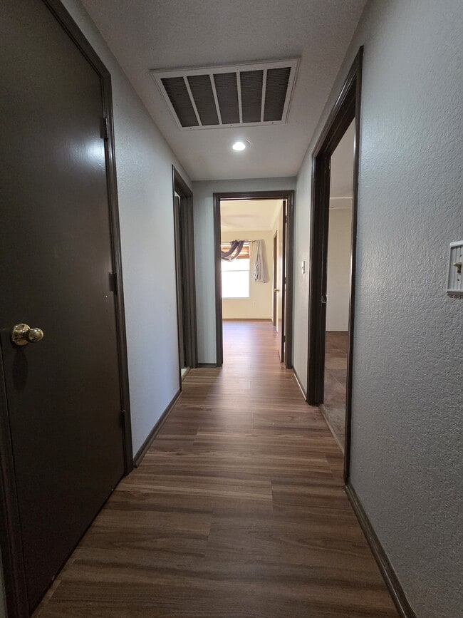 Building Photo - 1220 E Campbell Ave