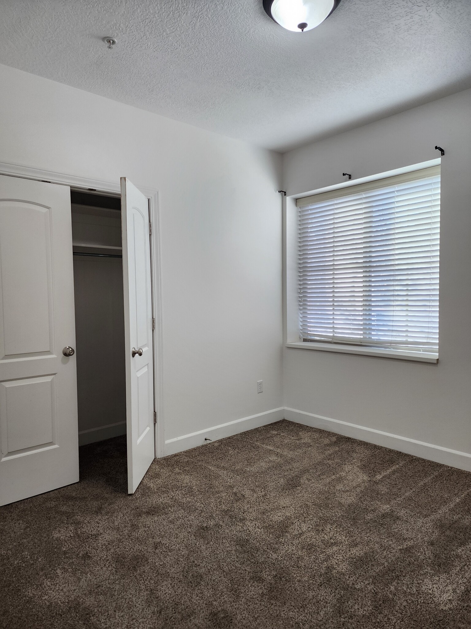 Building Photo - 1030 N 995 W