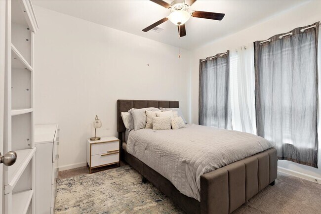 Building Photo - 4912 Overland Hollow Dr