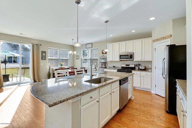 Building Photo - 209 Waterstone Wy