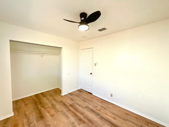 Building Photo - **APPLICATION RECEIVED** 2-Bedroom Duplex Near Highway 78- Pet-Friendly with Fenced Yard! SECTION...