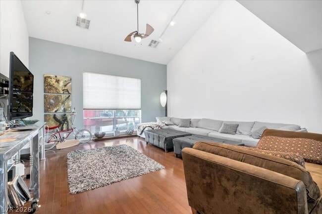 Building Photo - 2014 Pin Oak Ave