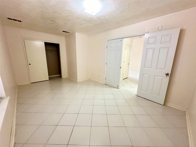 Building Photo - 11910 Fossil Rock Ln