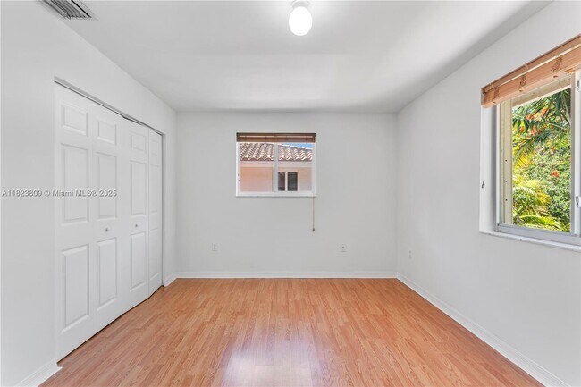 Building Photo - 6525 Southwest 55th Terrace
