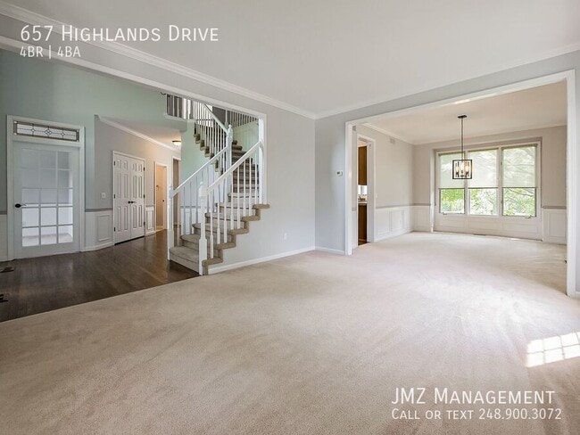 Building Photo - 657 Highlands Dr