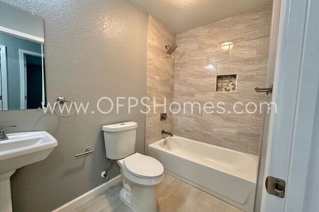 Building Photo - 245 Averitt Pl