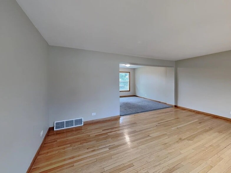 Building Photo - 8613 S Kean Ave