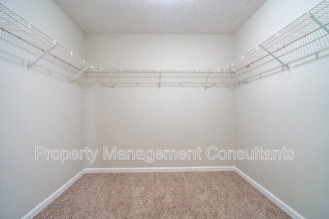Building Photo - 107 Ann Bradley Dr