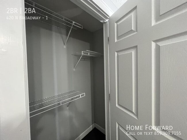 Building Photo - 420 N Broadway