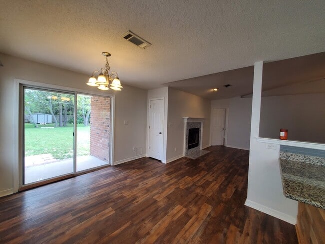 Building Photo - 1516 Oakhill Rd