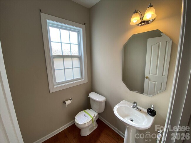 Building Photo - 13921 Daltrey Ln