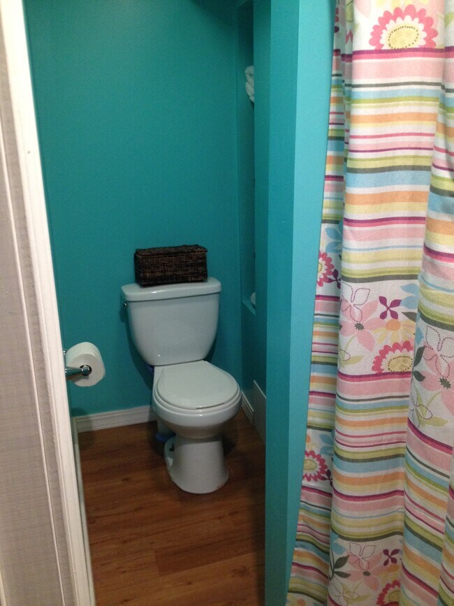 Building Photo - 1413 Ross St