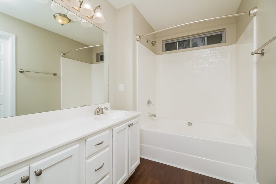 Building Photo - 7882 Rainey Dr