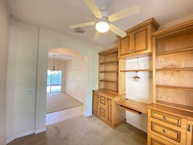 Building Photo - Amazing Solivita 2B/2B, open kitchen to fa...