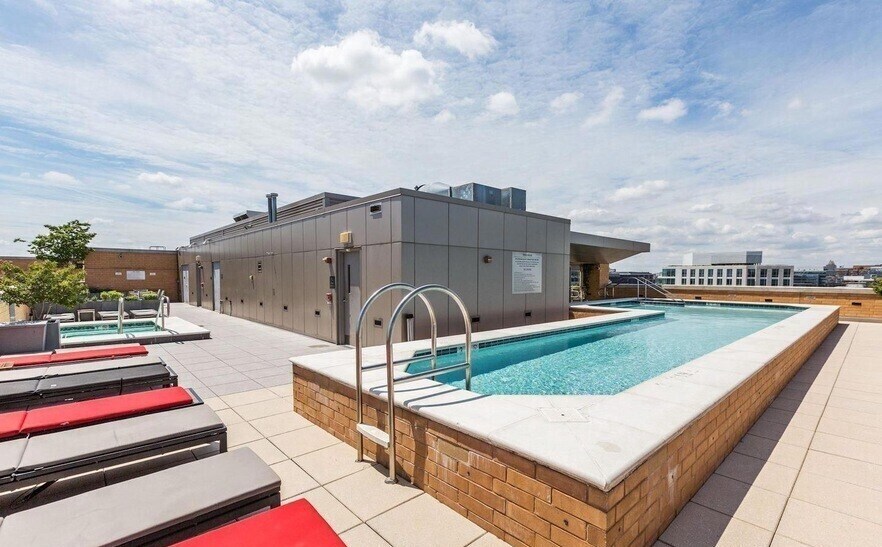 Pool - 440 L St NW