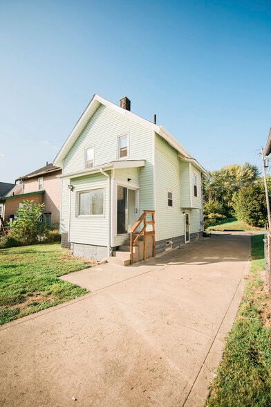 Building Photo - 2442 16th St NE