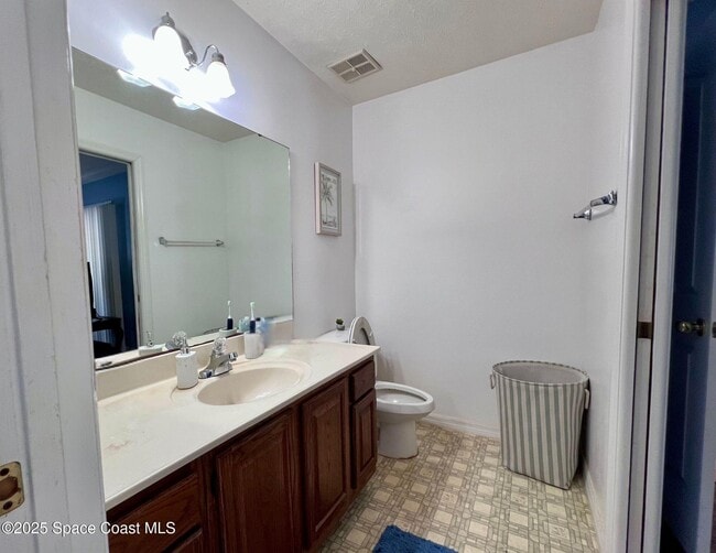 Building Photo - 2326 Talmadge Dr
