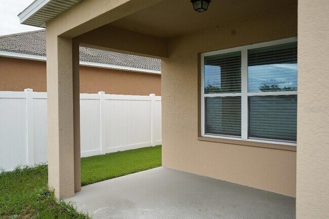 Building Photo - 4214 Roberta Dr