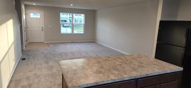 Building Photo - 439 Regina Dr