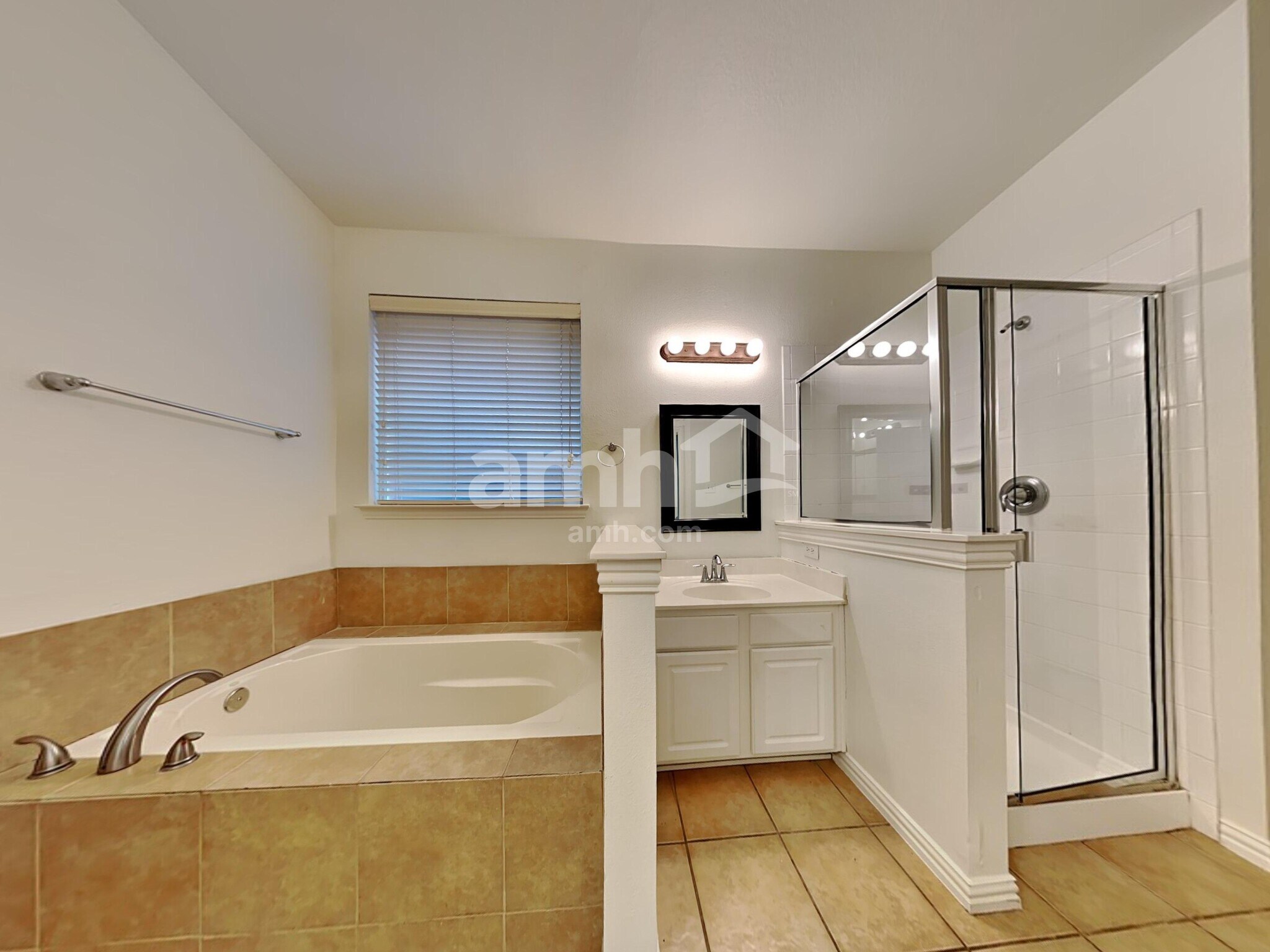 Building Photo - 8752 Lariat Cir