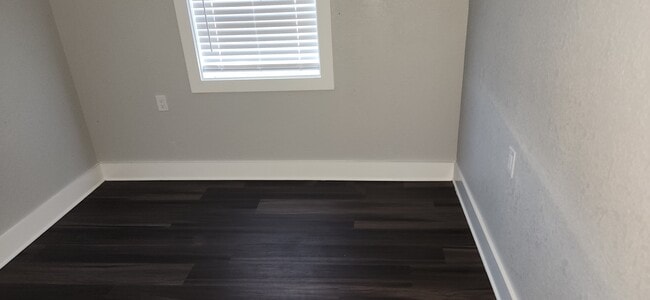 Building Photo - 1204 S 18th St