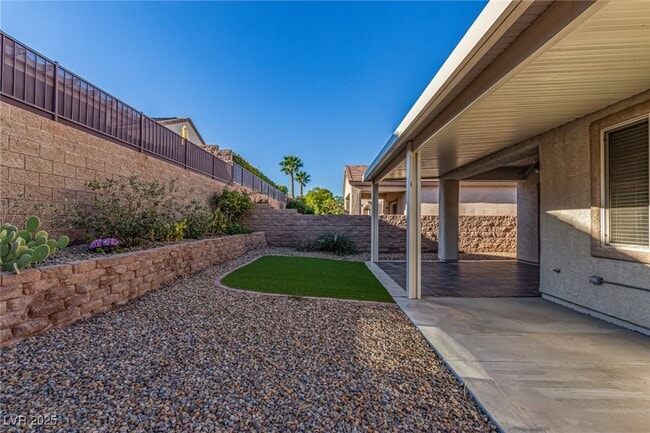 Building Photo - 2441 Erastus Dr