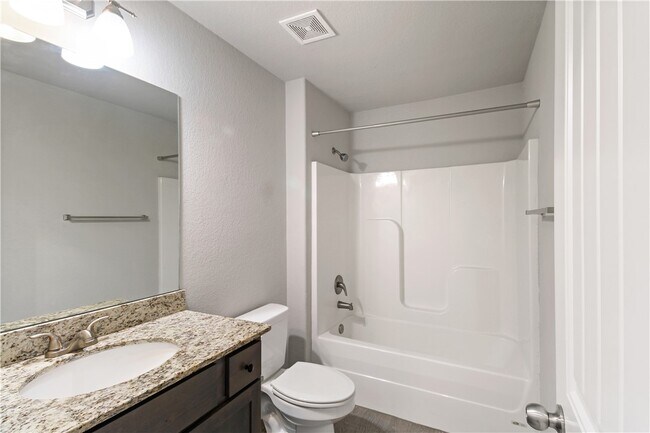 Building Photo - 402 Barbet Dr