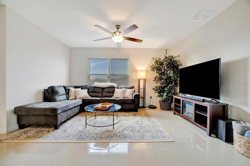 Building Photo - 16341 Little Garden Dr