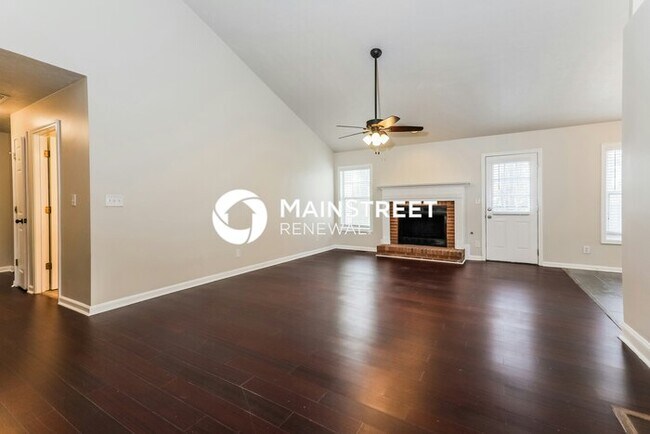 Building Photo - 4 Bedroom Pet-Friendly Home in JONESBORO, GA with Main Street Renewal