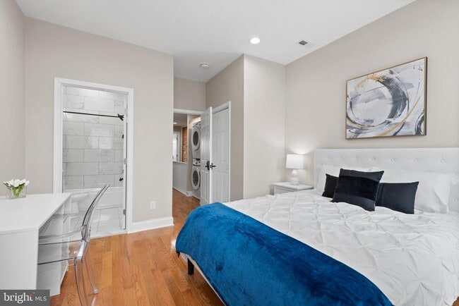 Building Photo - 2235 E Chase St