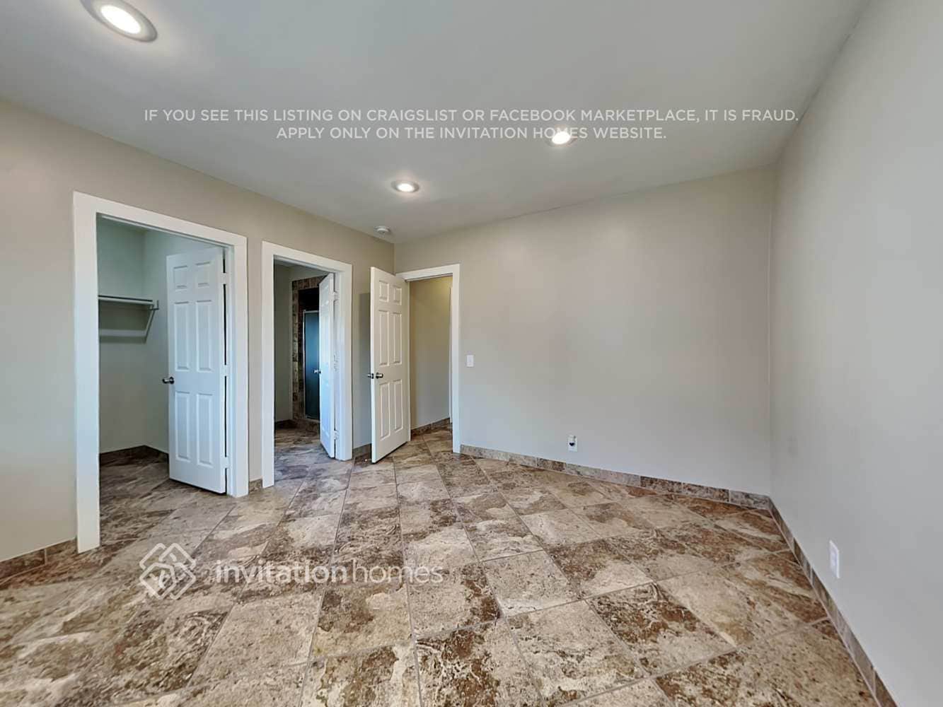 Building Photo - 1031 W 12th St