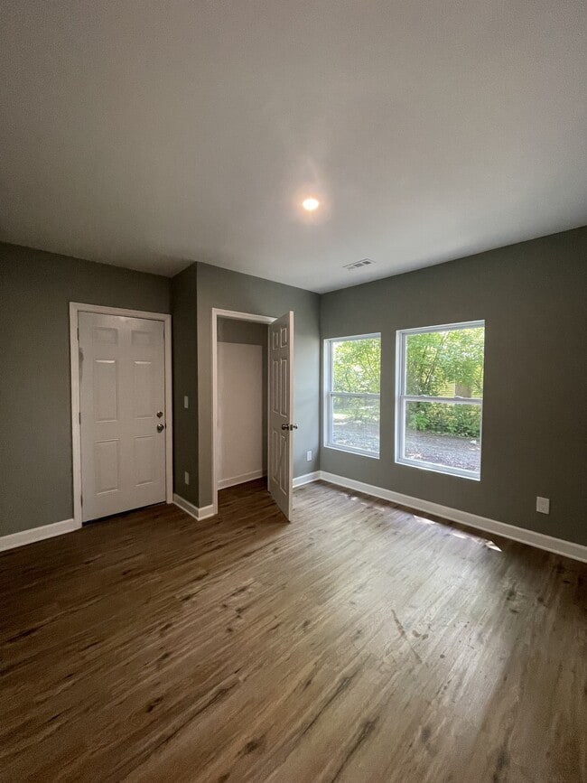 Building Photo - 2110 Allin St