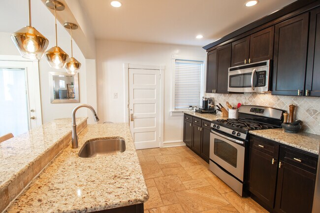 Building Photo - 2215 N Harrison St