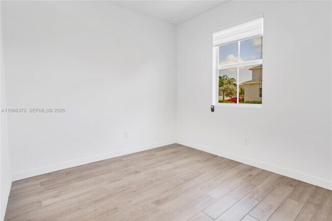 Building Photo - 846 SE 19th St