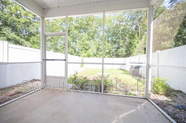 Building Photo - 7801 Montview Rd