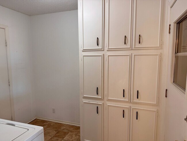 Building Photo - Unique 1 Bed 1 Bath In The Country!