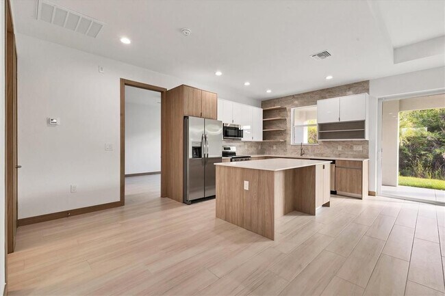 Building Photo - 299 Australian Dr
