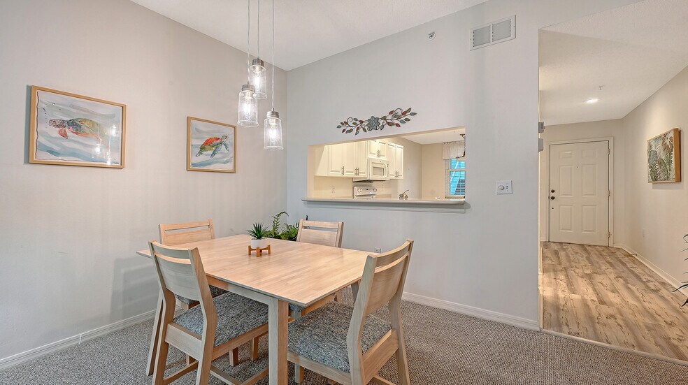 Building Photo - 8750 Olde Hickory Ave